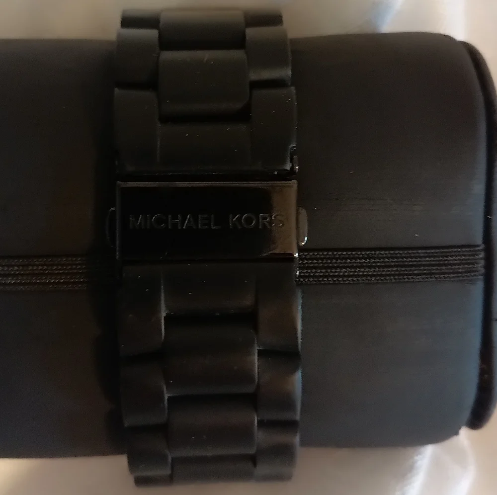 Michael Kors MK8211 black silicone oversized Chronograph men's watch